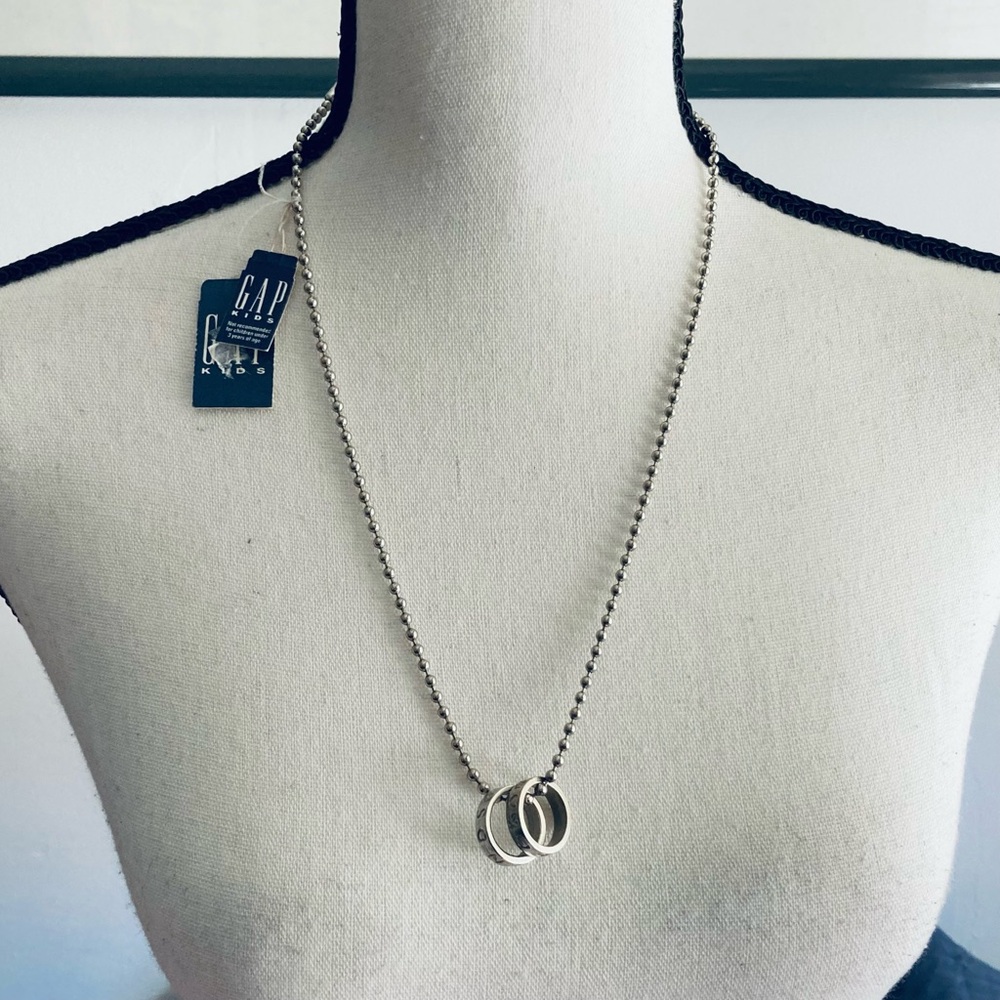 NWT GAP KIDS  Silver tone ball Necklace with silver tone metal ring charms